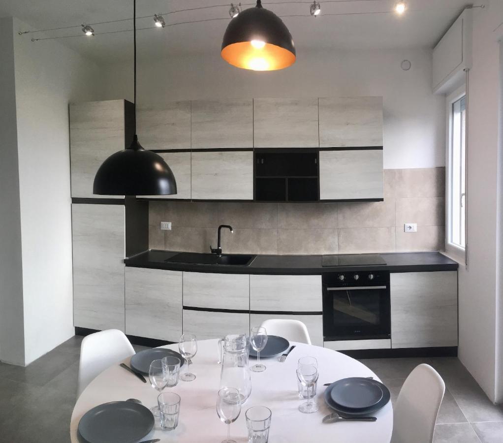 Caseospitali - Casa Lumiere, Bilocale Panoramico E Luminoso - Piano 3 No Ascensore Cernusco Sul Naviglio Luaran gambar
